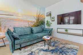 Nowy Świat Stylish, Seaside Apartment with Balcony & Parking Puck by Noclegi Renters, Gmina Puck